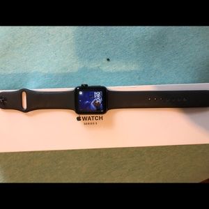 Apple Iwatch series 3 - 38mm - 2 bands and charger